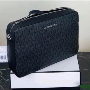 ❤️Michael Kors Jet Set Crossbody Signature Black